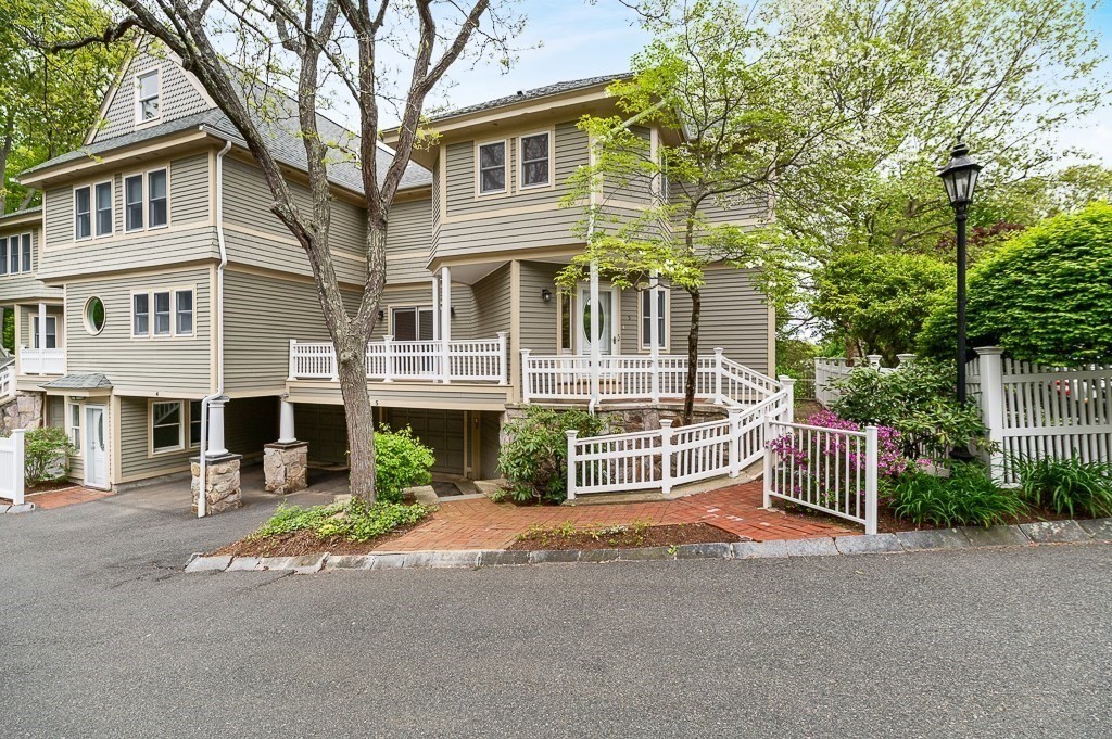 21 Pine Street, Unit 5 Manchester, MA 01944 - Photo 3 of 32