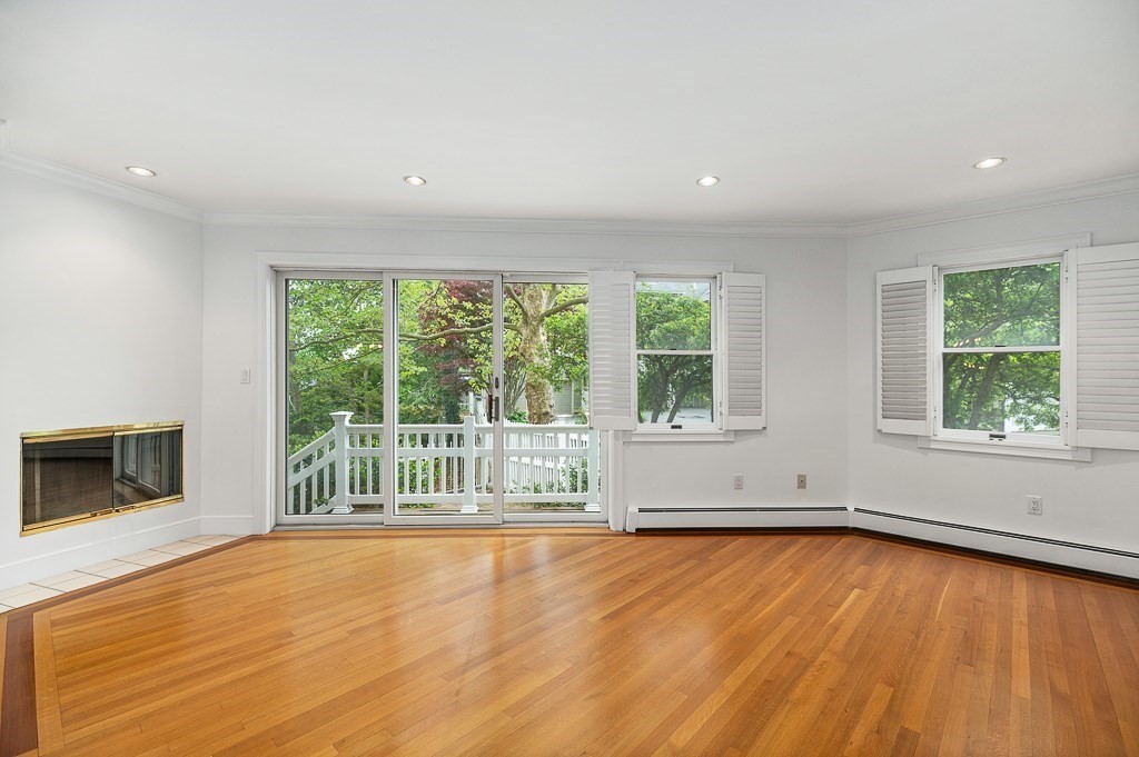 21 Pine Street, Unit 5 Manchester, MA 01944 - Photo 6 of 32