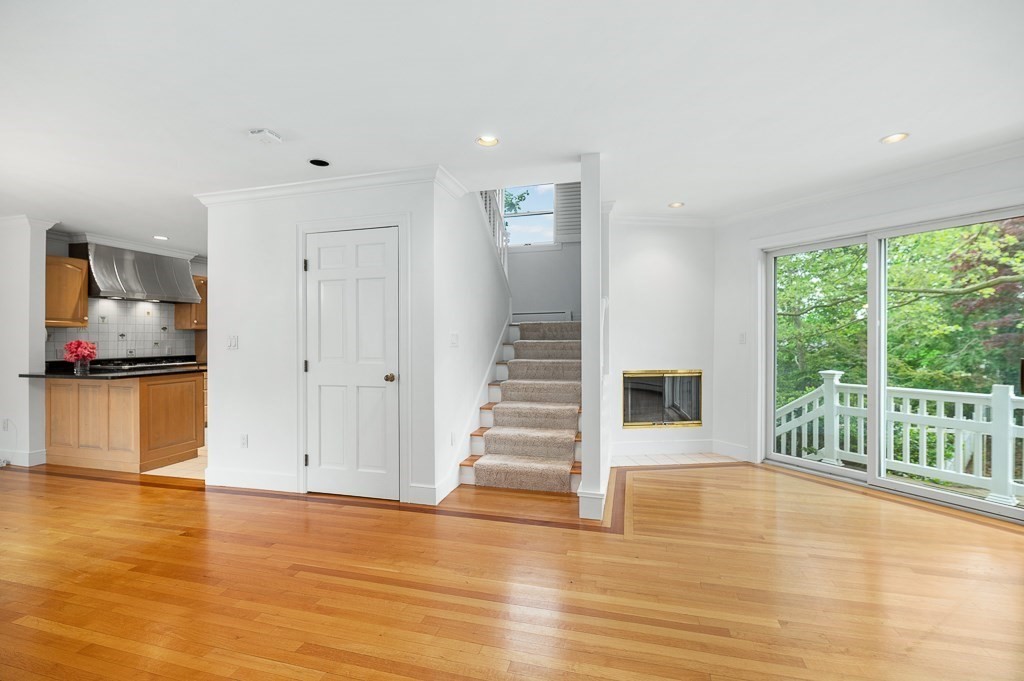 21 Pine Street, Unit 5 Manchester, MA 01944 - Photo 9 of 32