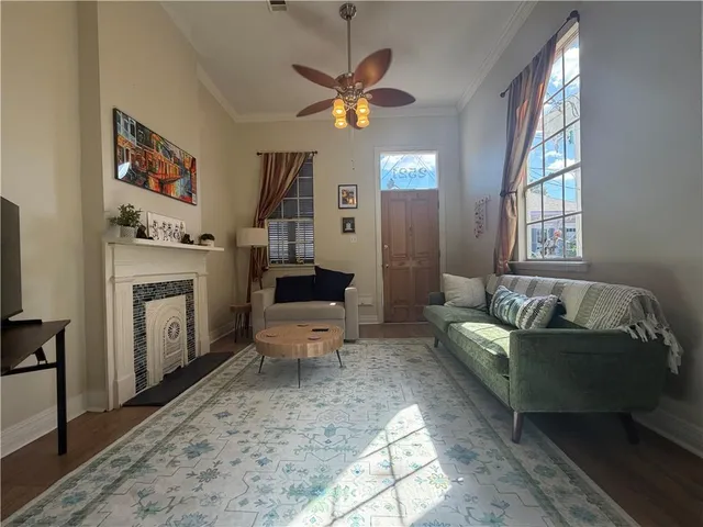 $1,750 | 2521 Laurel Street, New Orleans, LA 70130