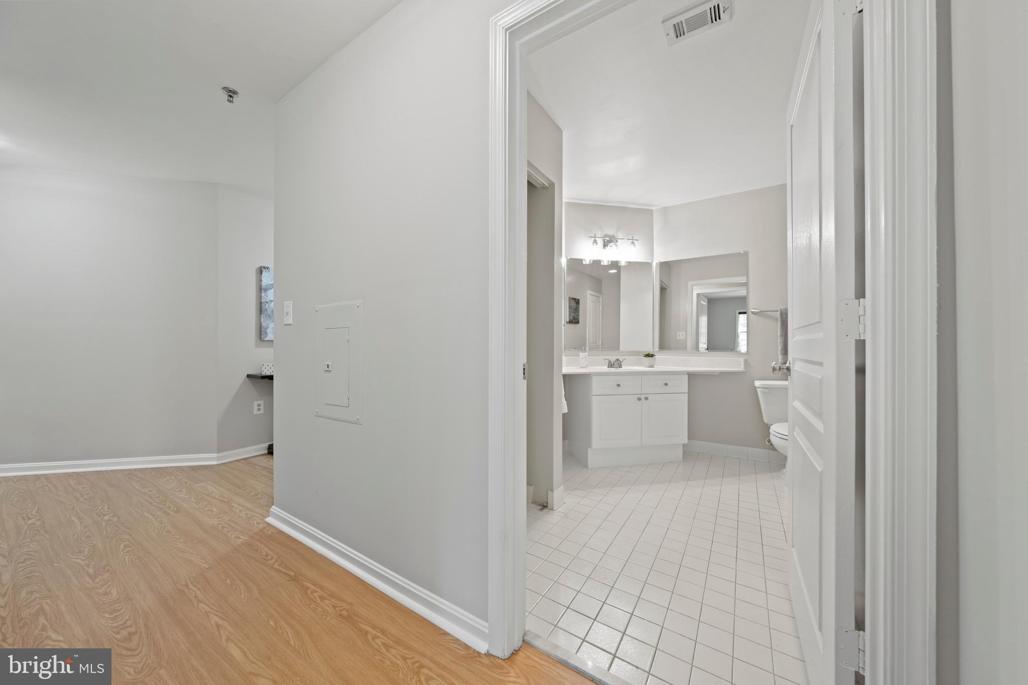 5575 Seminary Road, Unit 113 Falls Church, VA 22041 - Photo 34 of 48 Gallery Image 34
