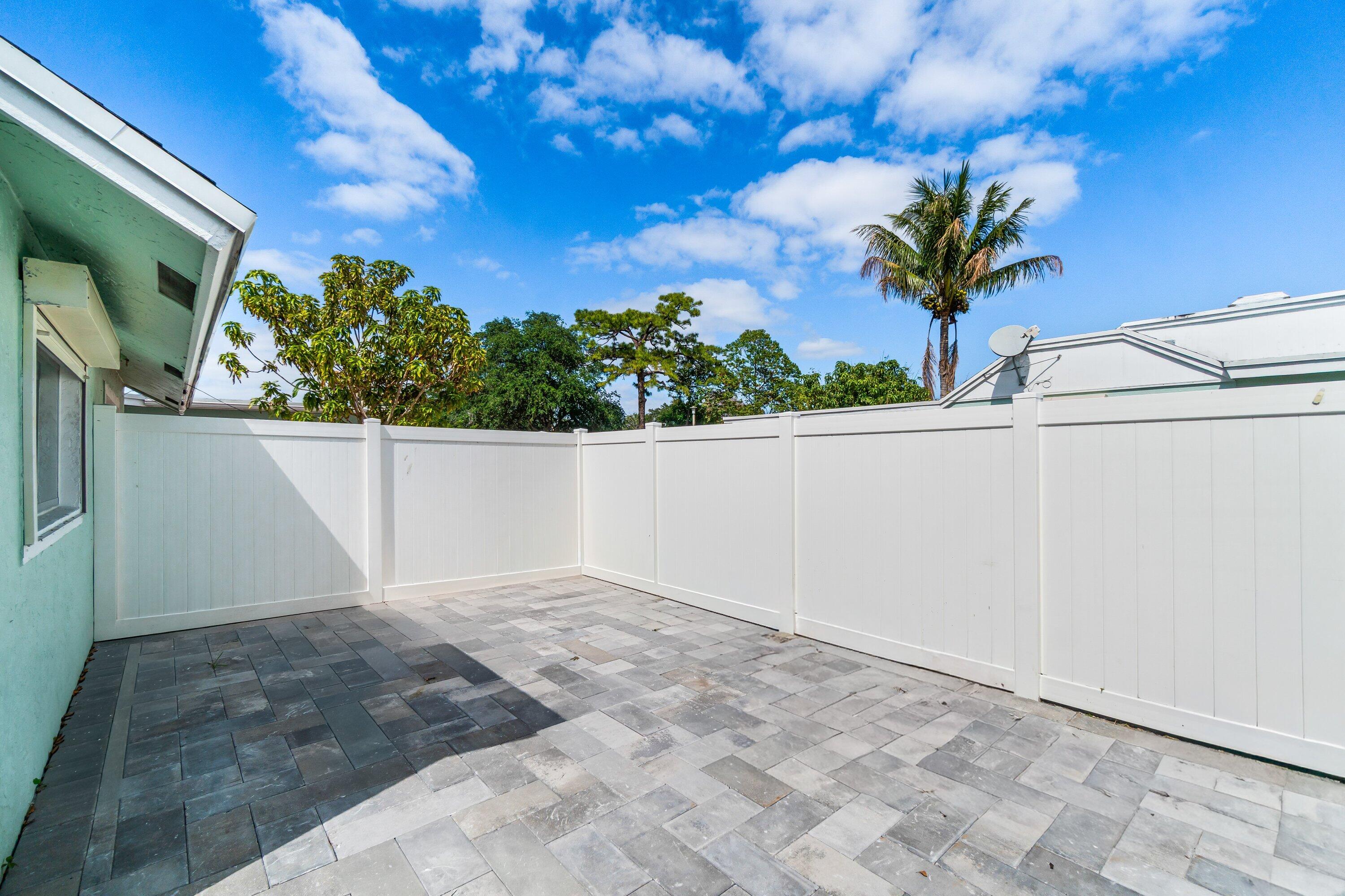 9162 Southwest 5th Street, Unit A Boca Raton, FL 33428 - Photo 20 of 36 004-9162Southwest5thStreet-A-BocaRaton-F