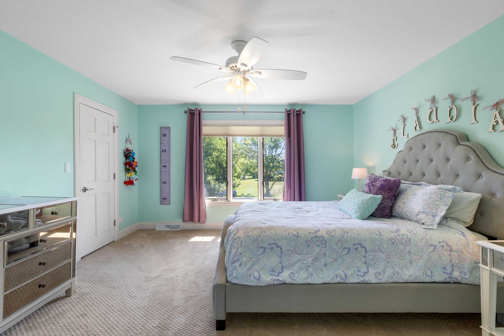 800 Sterling Road Inverness, IL 60067 - Photo 26 of 43 a bedroom with a large bed and a window
