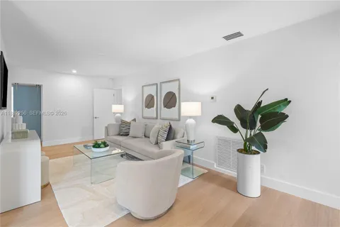 $2,740,000 | 3341 Northeast 38th Street, Fort Lauderdale, FL 33308