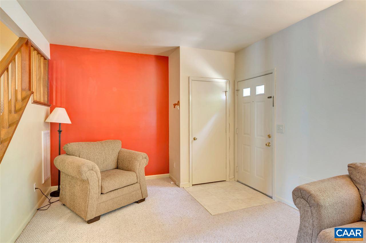 1607 Cool Spring Road Charlottesville, VA 22901 - Photo 4 of 19 a living room with furniture and a lamp