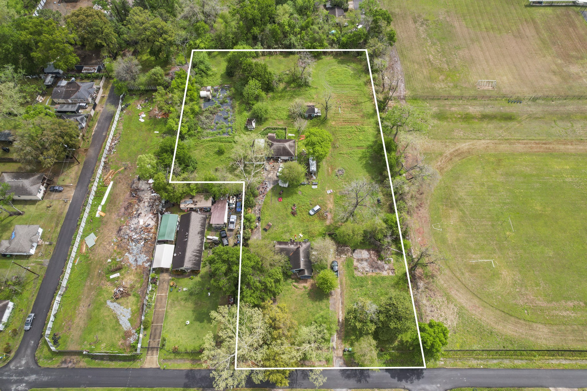 6302 Tuskegee Street Houston, TX 77091 - Photo 4 of 27 a view of a garden