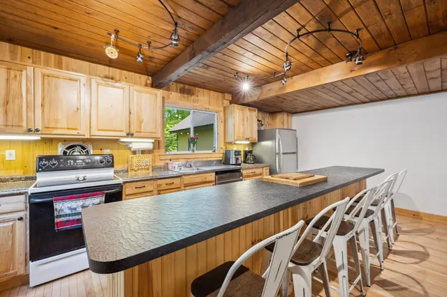 $625,000 | 46 Crestwood Drive, Conway, NH 03845