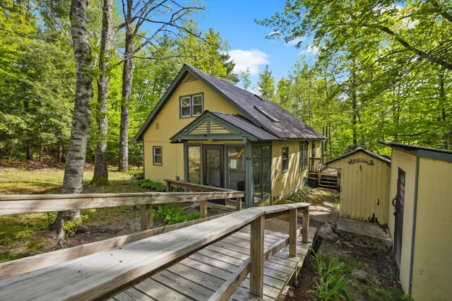 $625,000 | 46 Crestwood Drive, Conway, NH 03845