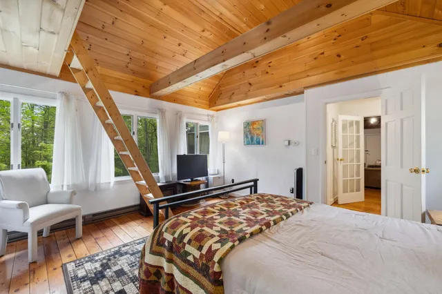 $625,000 | 46 Crestwood Drive, Conway, NH 03845