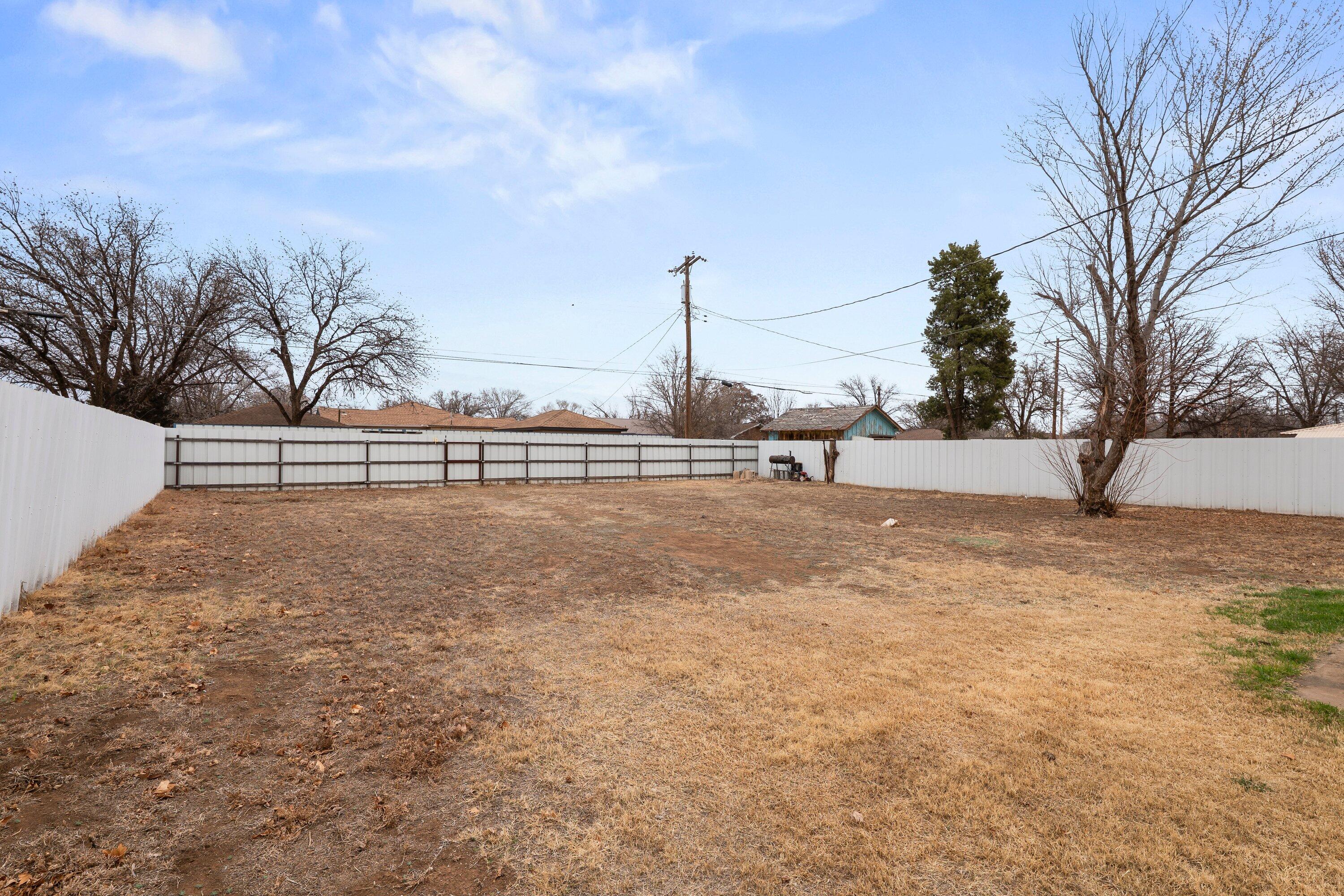 505 East 15th Street Littlefield, TX 79339 - Photo 21 of 22 a view of outdoor space with city view