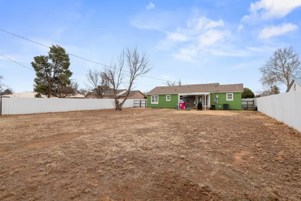 $129,900 | 505 East 15th Street, Littlefield, TX 79339
