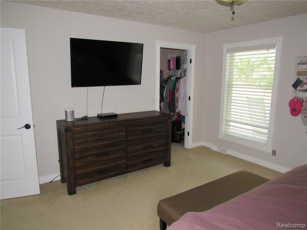 2862 County Farm Road Howell, MI 48843 - Photo 17 of 30 IMG_2381.JPG