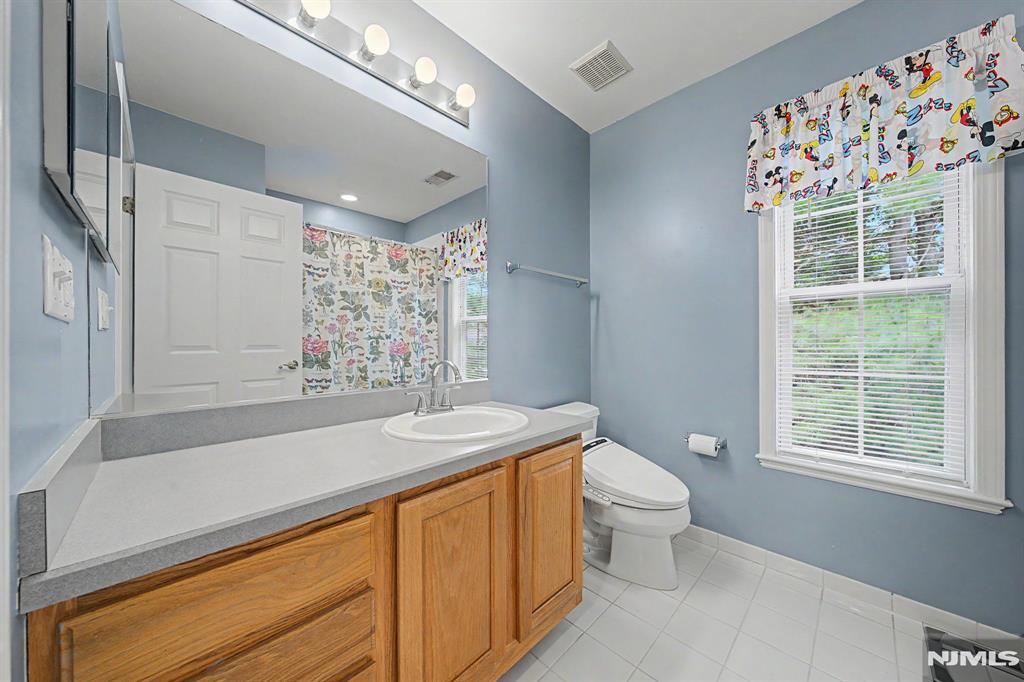 1 Skytop Ridge Oakland, NJ 07436 - Photo 23 of 43