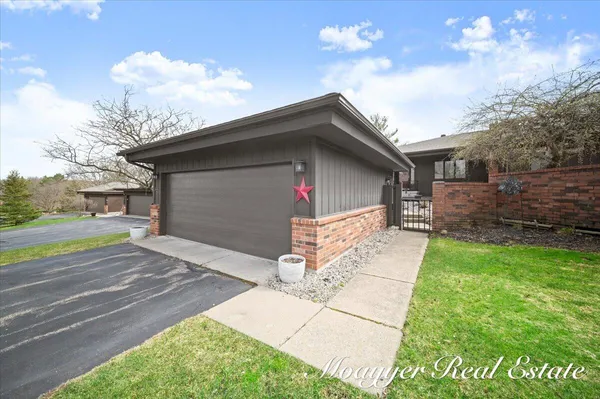 $449,000 | 6204 Tahoe Drive Southeast, Grand Rapids, MI 49546