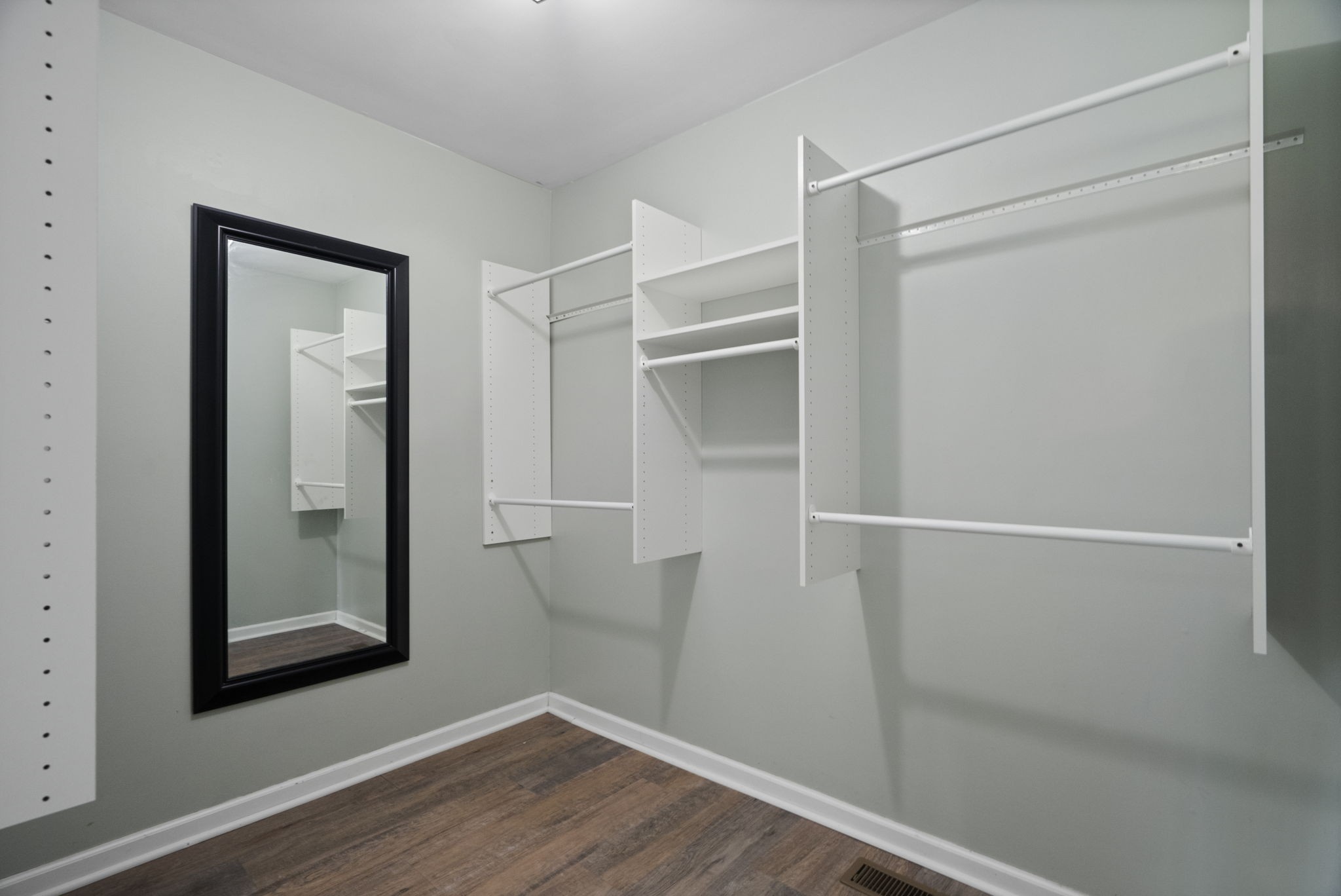 5958 Fred Perry Road Springfield, TN 37172 - Photo 13 of 32 a view of small space with wooden floor