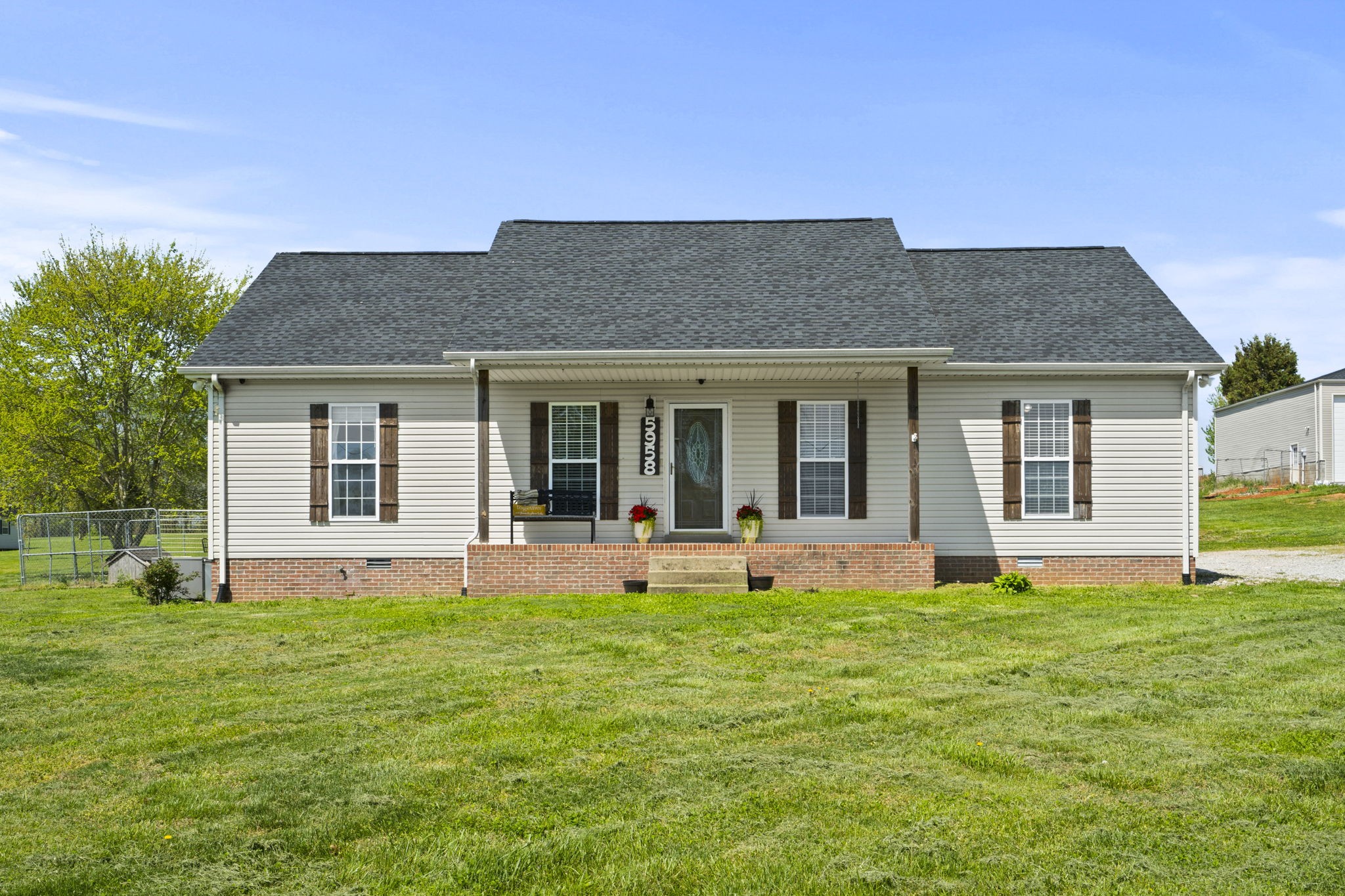 5958 Fred Perry Road Springfield, TN 37172 - Photo 2 of 32 a front view of a house with yard and garden