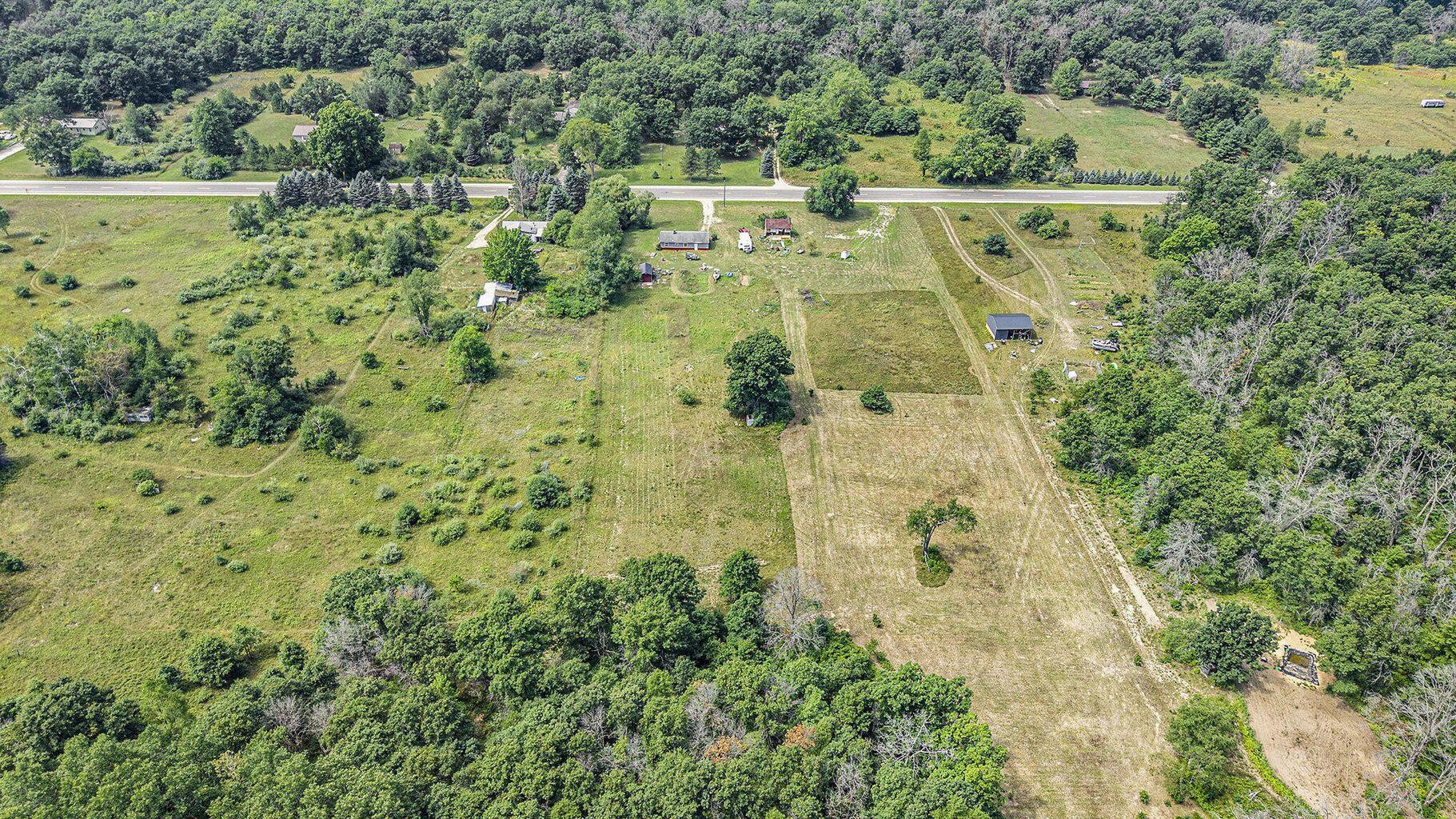 5942 North Woodbridge Road White Cloud, MI 49349 - Photo 15 of 17 20250818184438432285000000-o