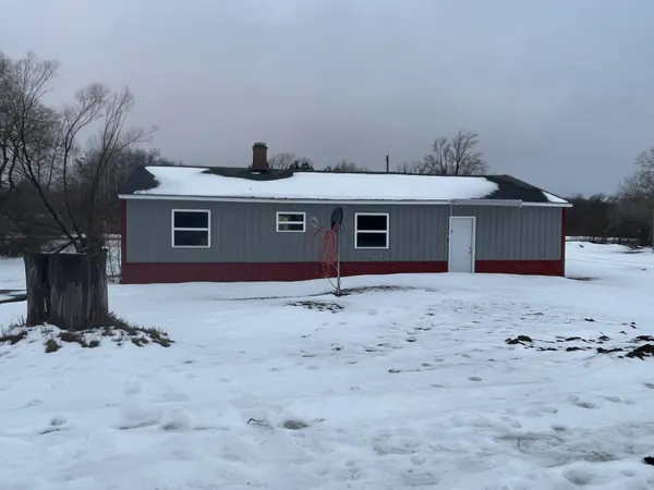 $161,000 | 5942 North Woodbridge Road, White Cloud, MI 49349