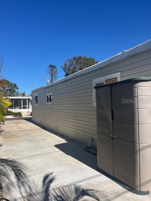 10315 Cortez Road West, Unit 1B Bradenton, FL 34210 - Photo 17 of 48 a backyard of a house