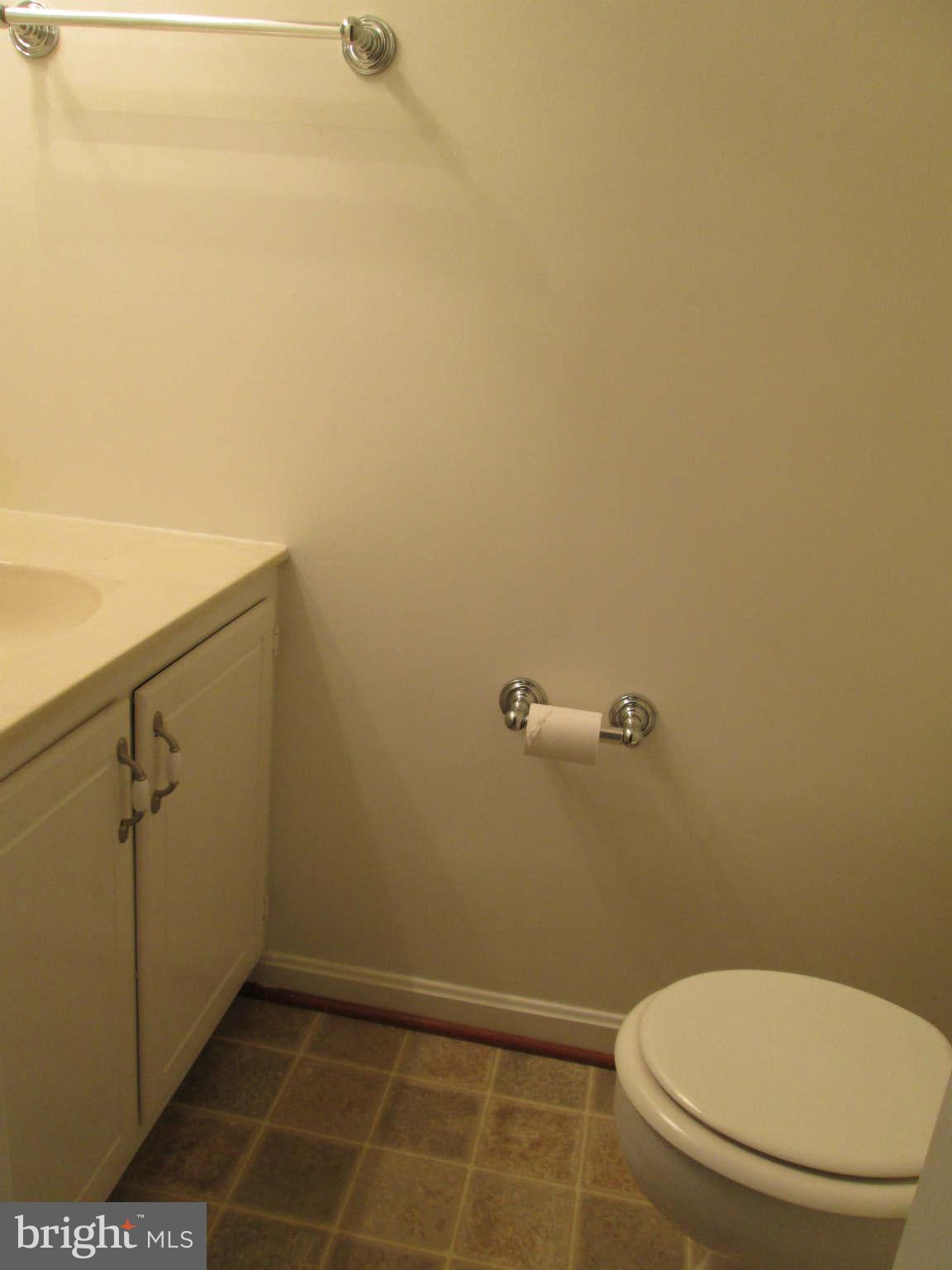 4905 7th Road South Arlington, VA 22204 - Photo 10 of 30 Bath