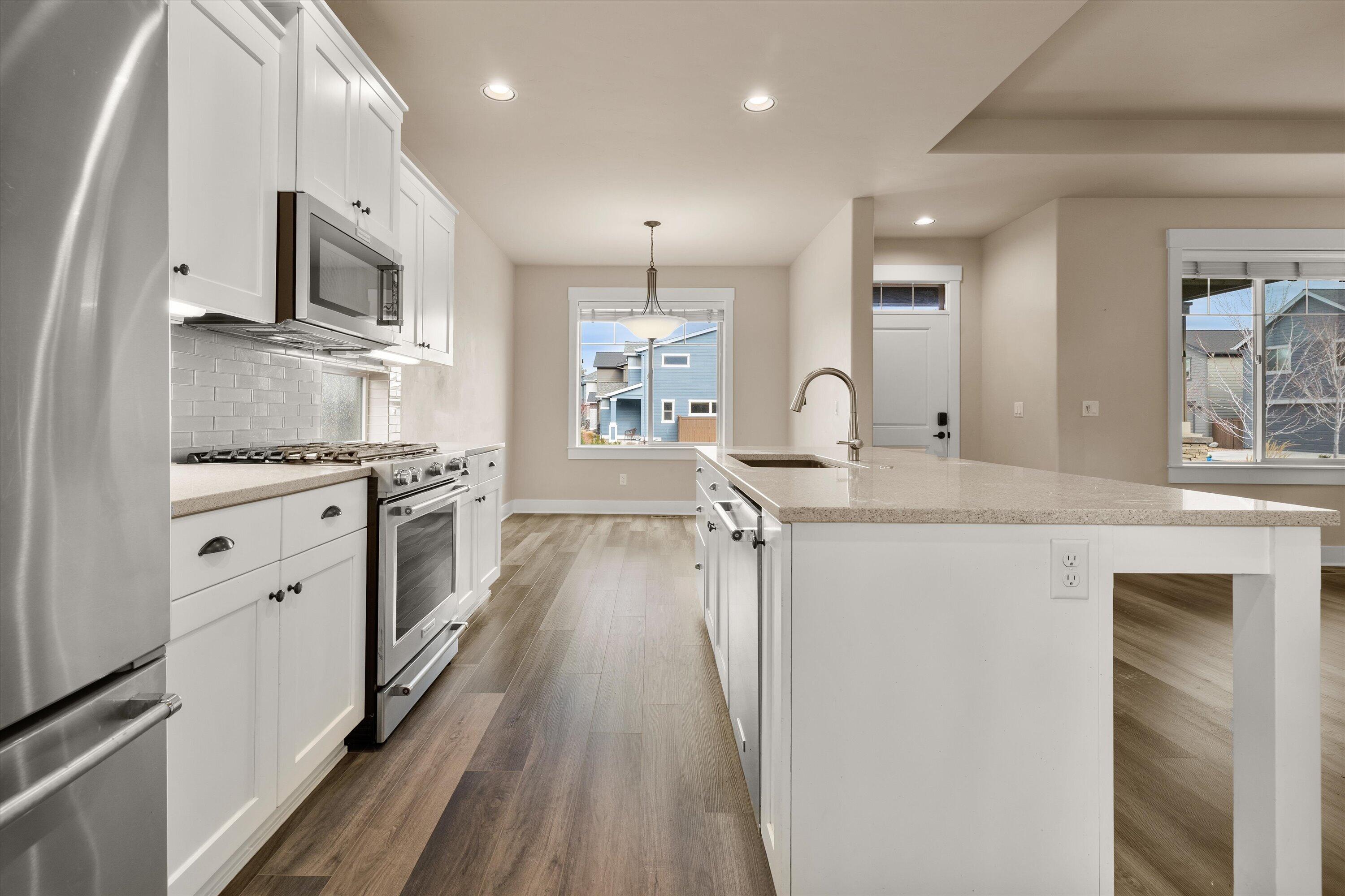 20909 Sotra Loop Bend, OR 97702 - Photo 3 of 38 Kitchen 2