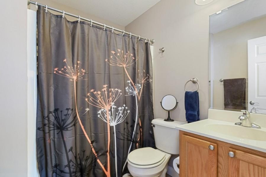 3474 Rivers Edge Dr. St. Joseph, MI 49085 - Photo 9 of 14 09_3474RiversEdgeDr_13_MasterBathroom_Lo