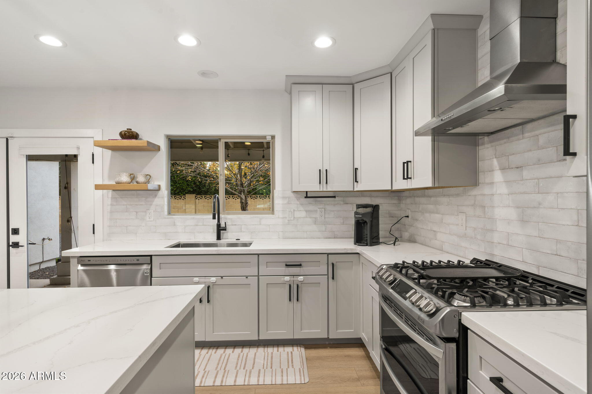 3515 East Piccadilly Road Phoenix, AZ 85018 - Photo 11 of 21 Kitchen