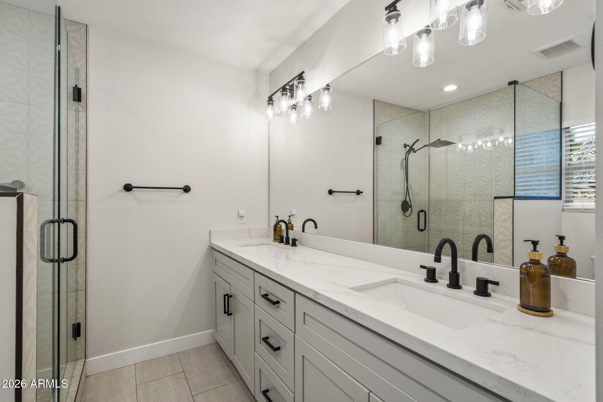 3515 East Piccadilly Road Phoenix, AZ 85018 - Photo 14 of 21 Primary Bathroom