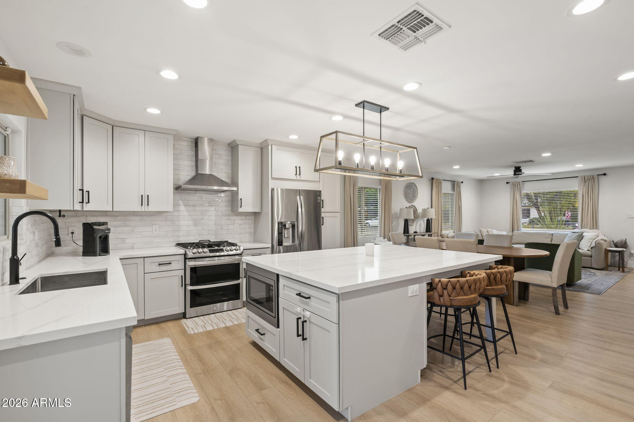 3515 East Piccadilly Road Phoenix, AZ 85018 - Photo 8 of 21 Kitchen