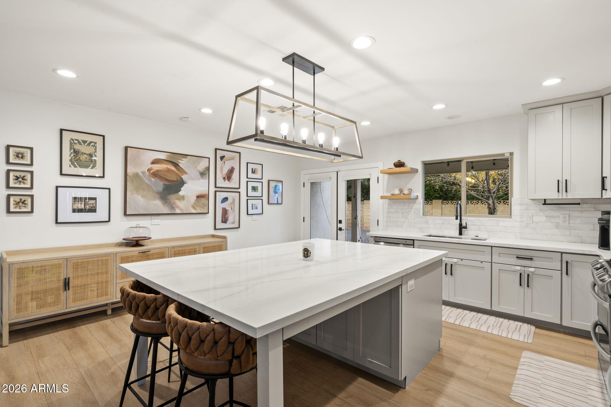 3515 East Piccadilly Road Phoenix, AZ 85018 - Photo 10 of 21 Kitchen