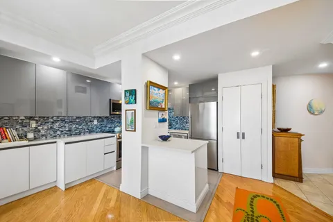 $1,250,000 | 1 Greene Street, Unit PH808, Jersey City, NJ 07302