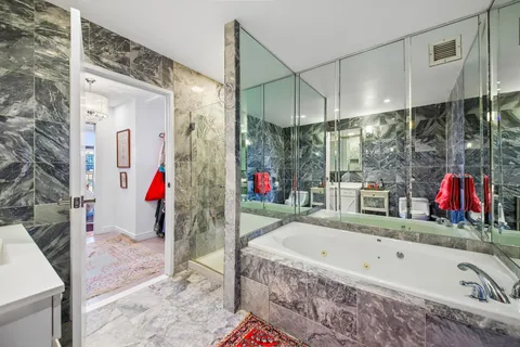$1,250,000 | 1 Greene Street, Unit PH808, Jersey City, NJ 07302