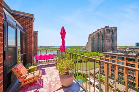 $1,250,000 | 1 Greene Street, Unit PH808, Jersey City, NJ 07302