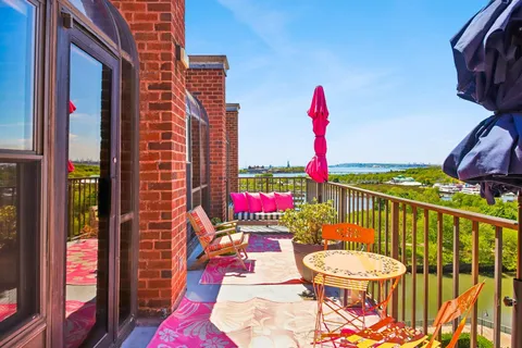 $1,250,000 | 1 Greene Street, Unit PH808, Jersey City, NJ 07302