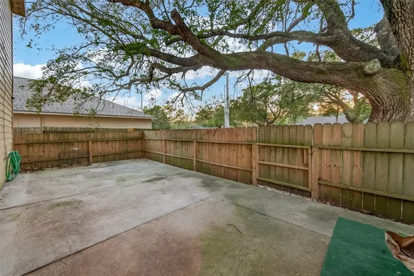 $237,900 | 13 Heritage Oaks Drive, Texas City, TX 77591