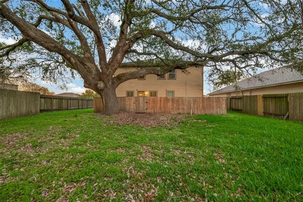 $237,900 | 13 Heritage Oaks Drive, Texas City, TX 77591