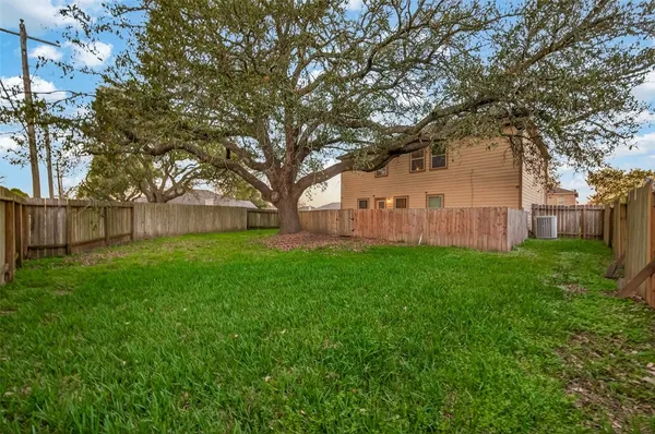 $237,900 | 13 Heritage Oaks Drive, Texas City, TX 77591