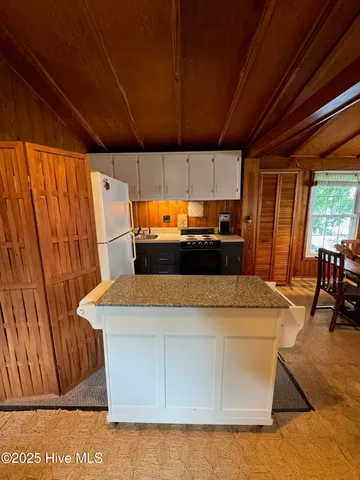 $525,000 | 2810 Canal Cove Road, Lake Waccamaw, NC 28450