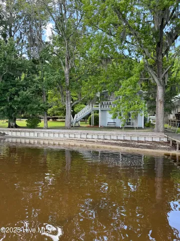 $525,000 | 2810 Canal Cove Road, Lake Waccamaw, NC 28450