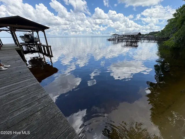 $525,000 | 2810 Canal Cove Road, Lake Waccamaw, NC 28450