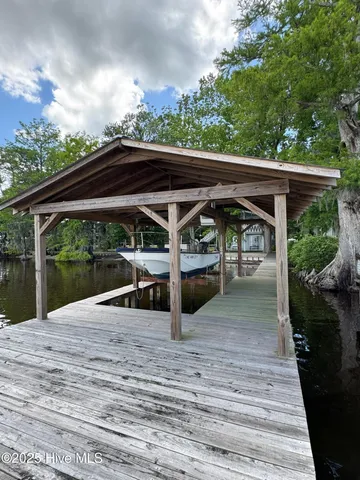$525,000 | 2810 Canal Cove Road, Lake Waccamaw, NC 28450