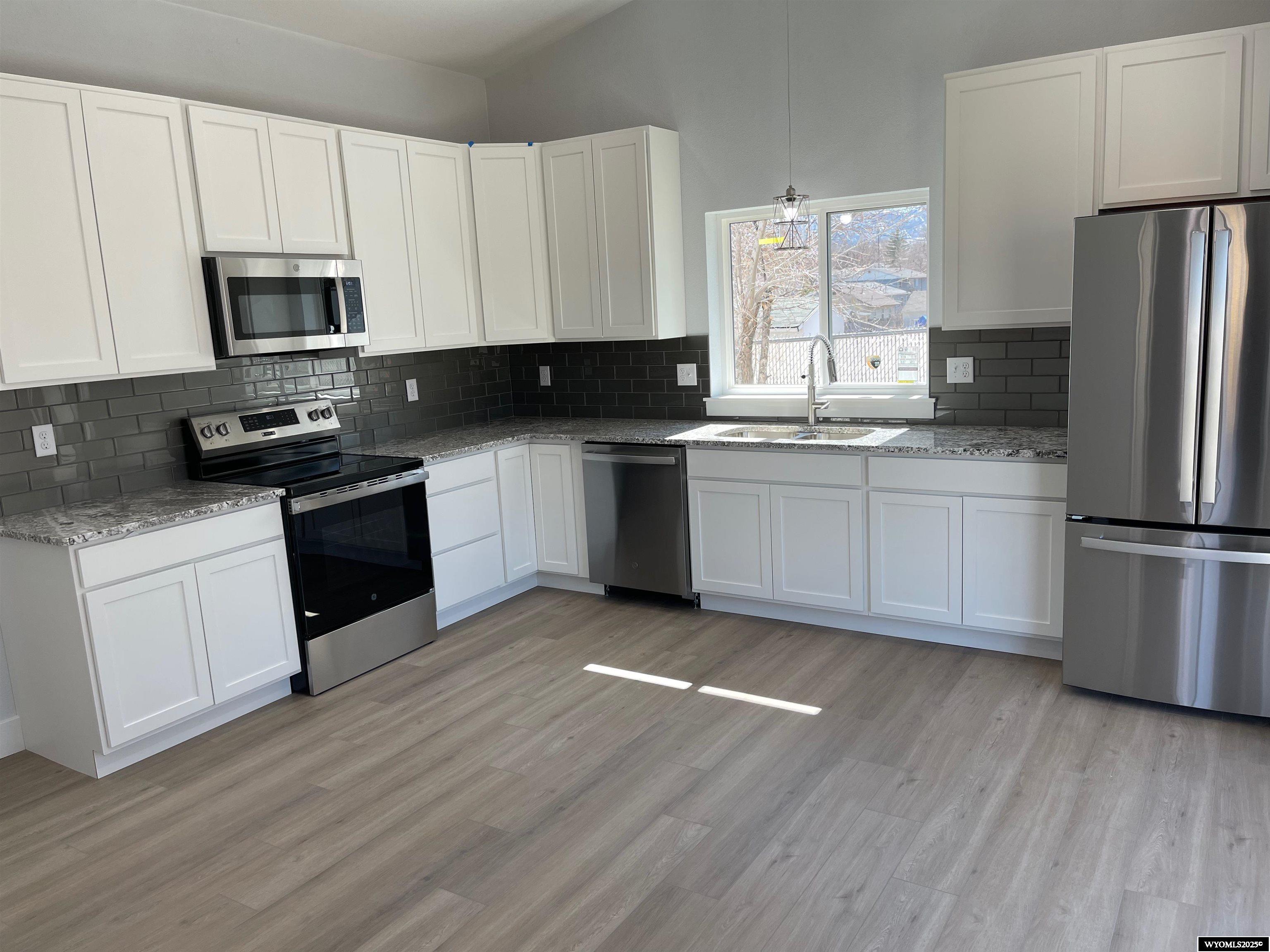 1149 Farnum Street Casper, WY 82601 - Photo 14 of 28