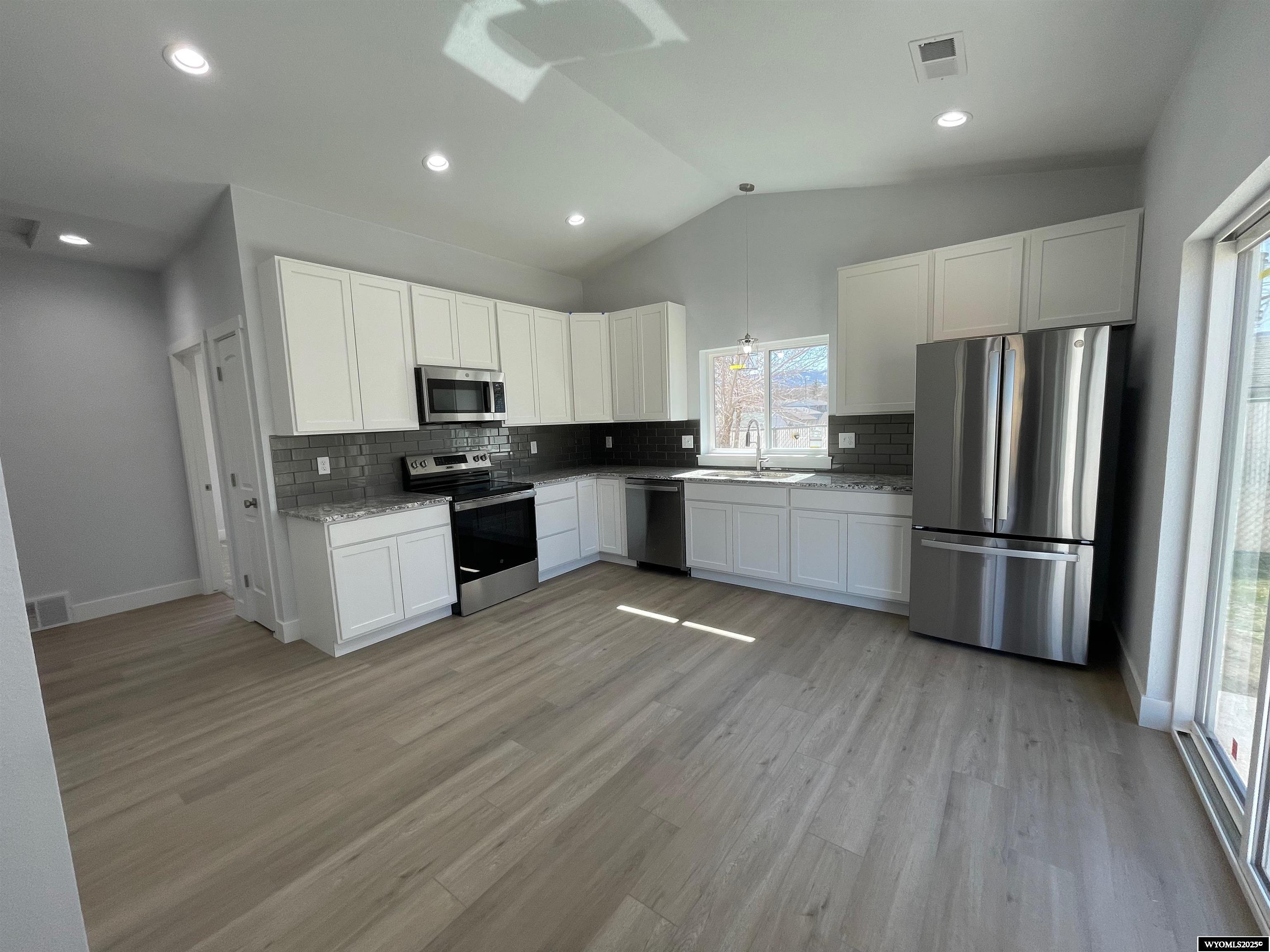 1149 Farnum Street Casper, WY 82601 - Photo 15 of 28