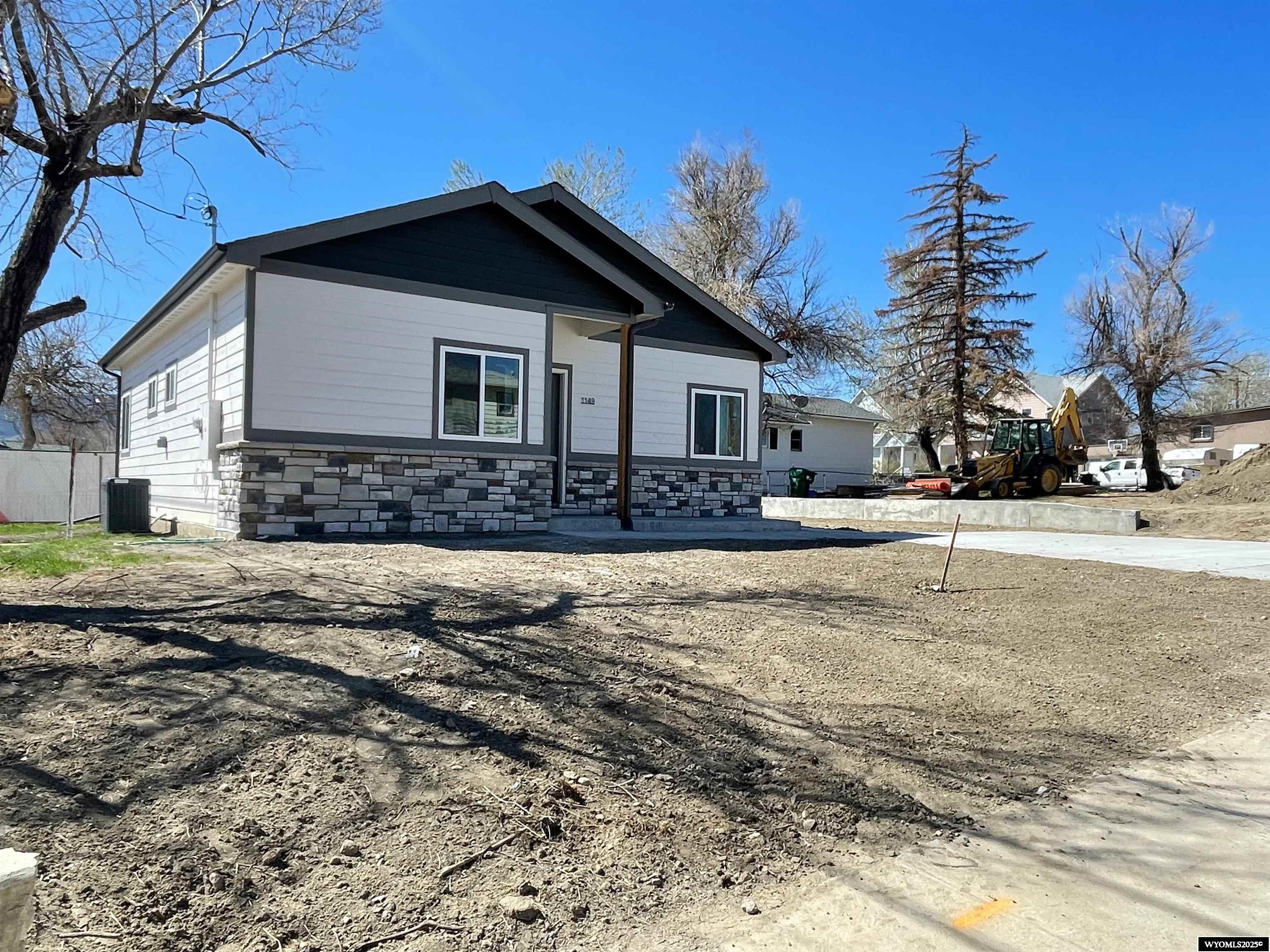 1149 Farnum Street Casper, WY 82601 - Photo 3 of 28