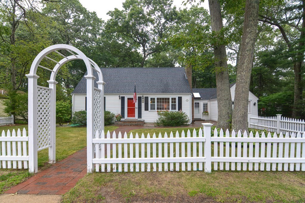 61 Hilldale Road Ashland, MA 01721 - Photo 3 of 38 Gallery Image 3