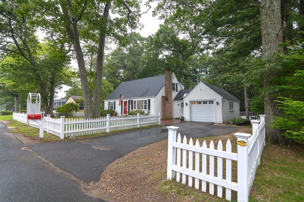 61 Hilldale Road Ashland, MA 01721 - Photo 4 of 38 Gallery Image 4