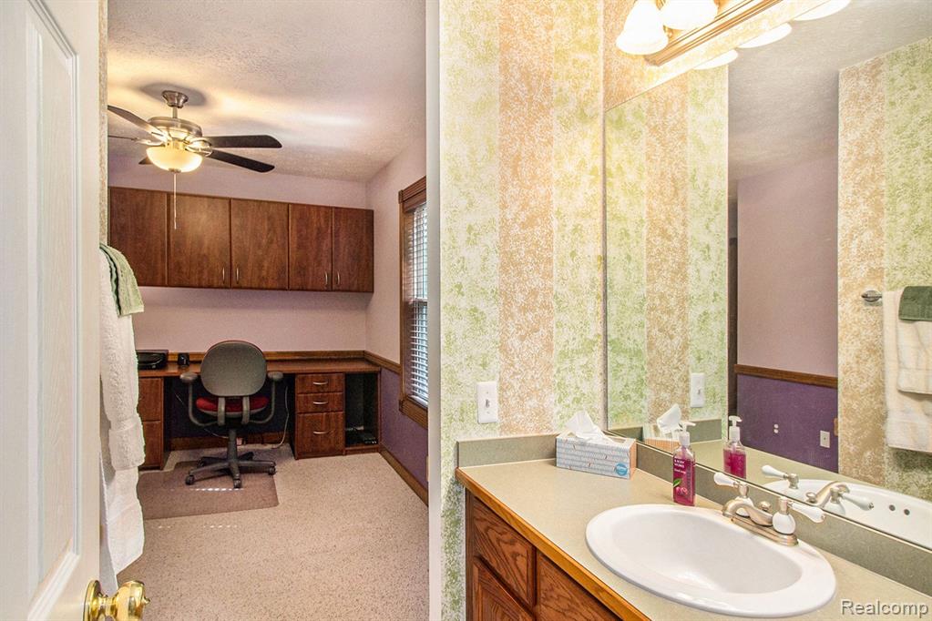1951 Sundance Ridge Howell, MI 48843 - Photo 25 of 39 Gallery Image 25