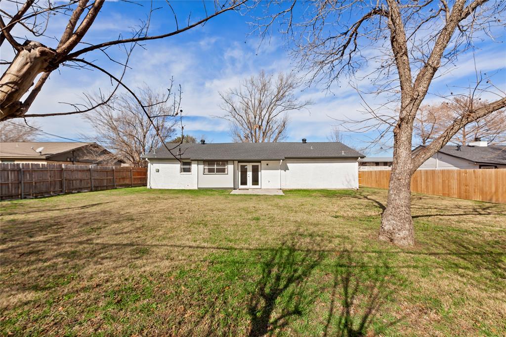 1012 East Dallas Street Mansfield, TX 76063 - Photo 23 of 25 a front view of house with yard