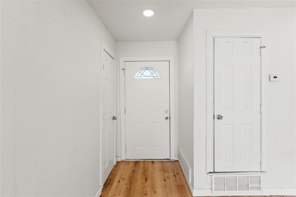 1012 East Dallas Street Mansfield, TX 76063 - Photo 4 of 25 a view of bathroom