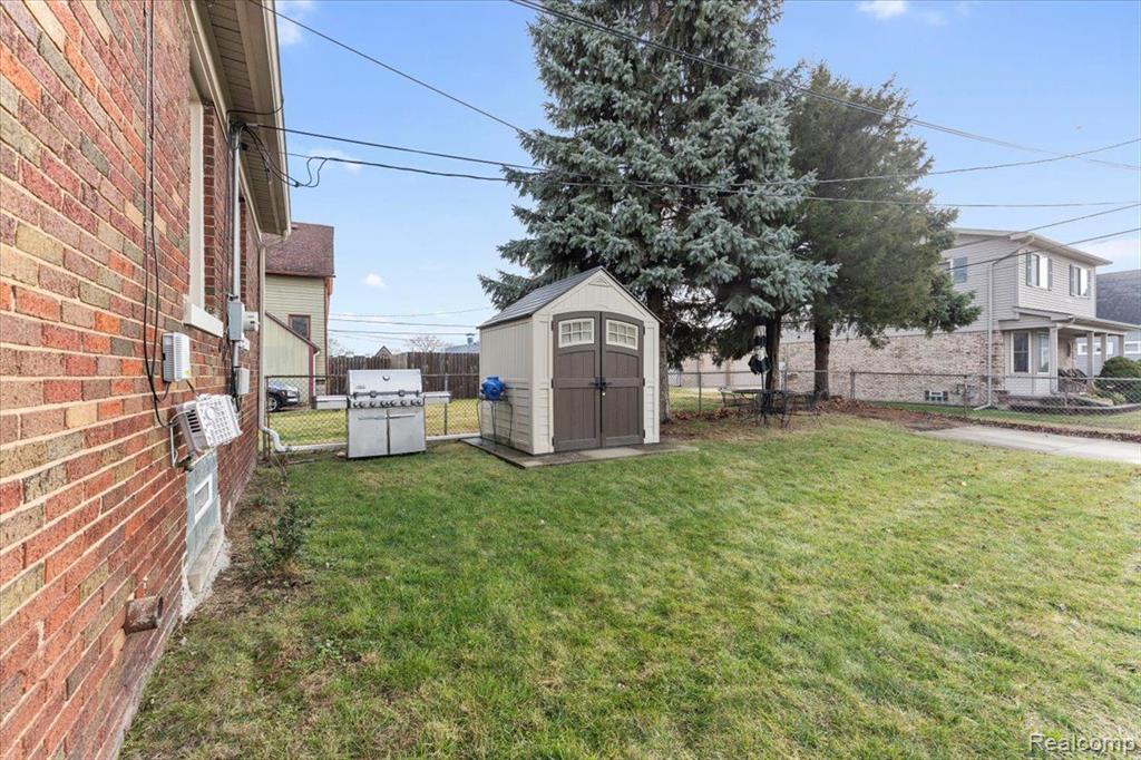 93 Perry Place Wyandotte, MI 48192 - Photo 25 of 29